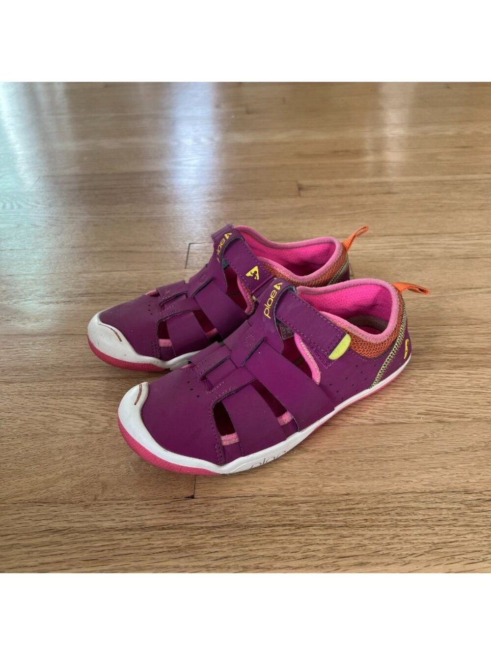 Plae Sam 2.0 Fisherman Sneaker Sandals Fuschia Purple Girls'/Big Kids Size 4